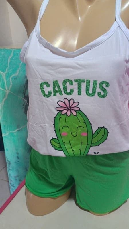 Conjunto de Pijama com estampa de cacto
